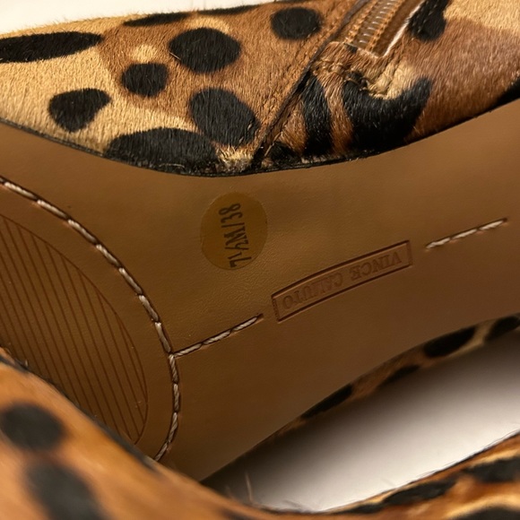 Vince Camuto Animal Print Calf Hair Booties NEW - Picture 5 of 7